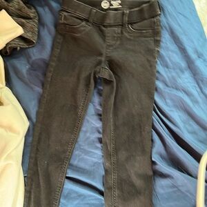 This is a size 6x they are black jeans